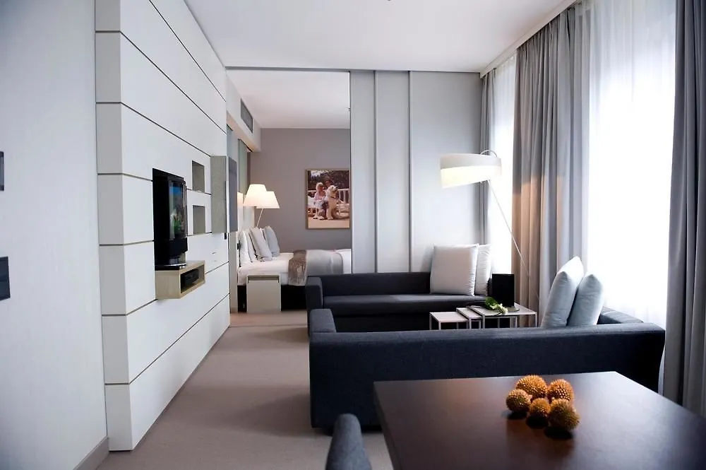 Sofitel Hamburg Alter Wall 5*,